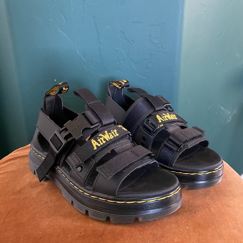 Dr. Martens Black bouncing souls sandals
